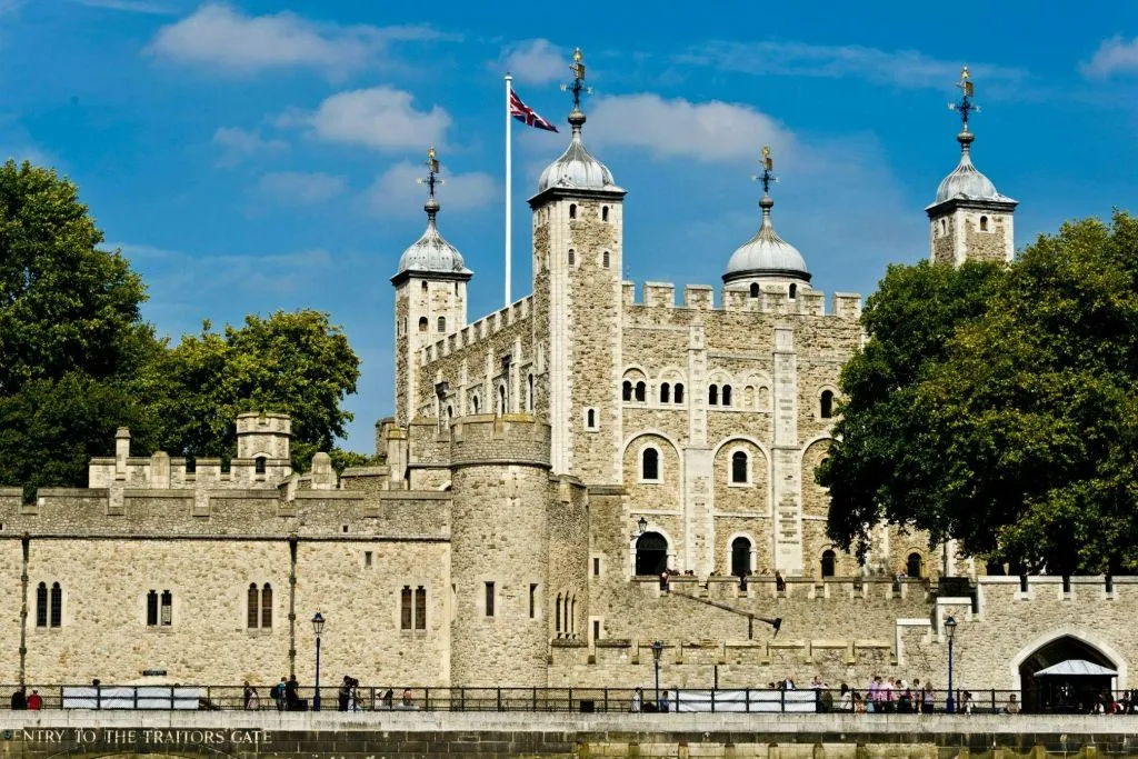 London: Self-Guided Tour with Your Smartphone