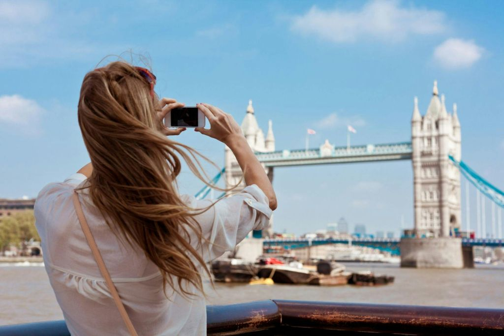 London: Self-Guided Tour with Your Smartphone