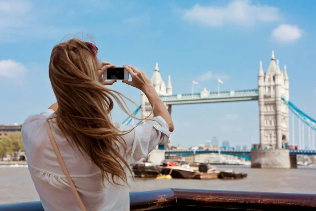London: Self-Guided Tour with Your Smartphone