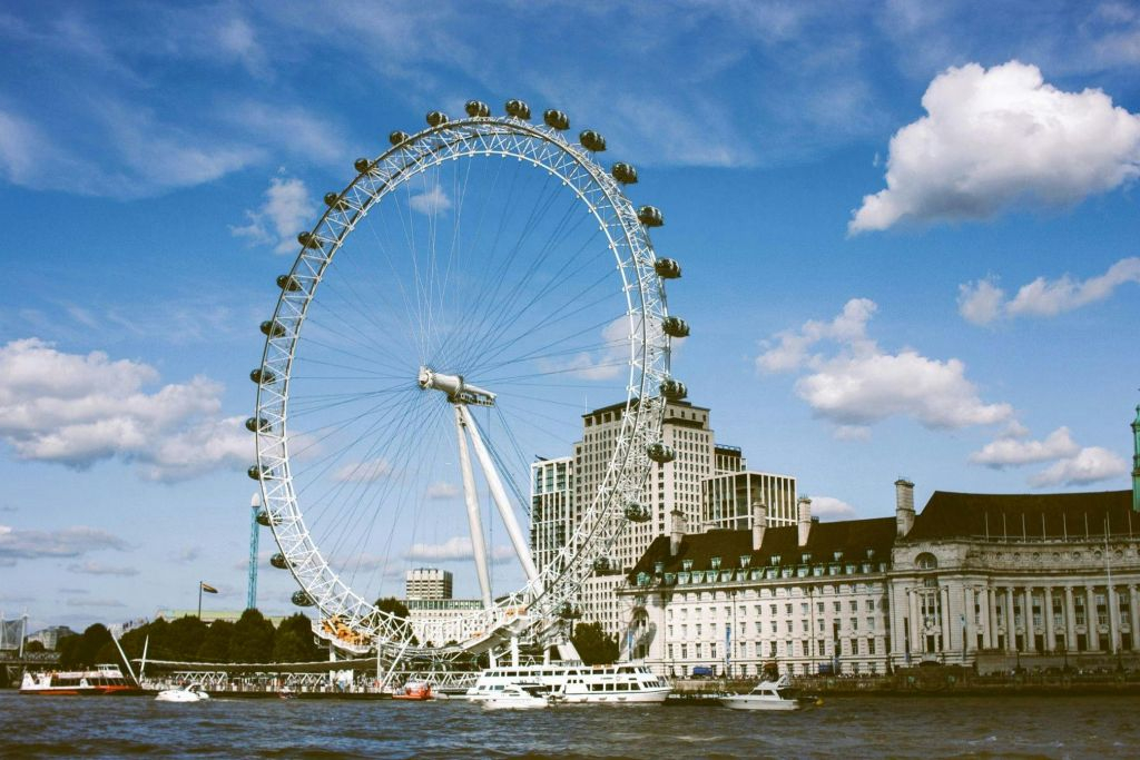 London: Self-Guided Tour with Your Smartphone
