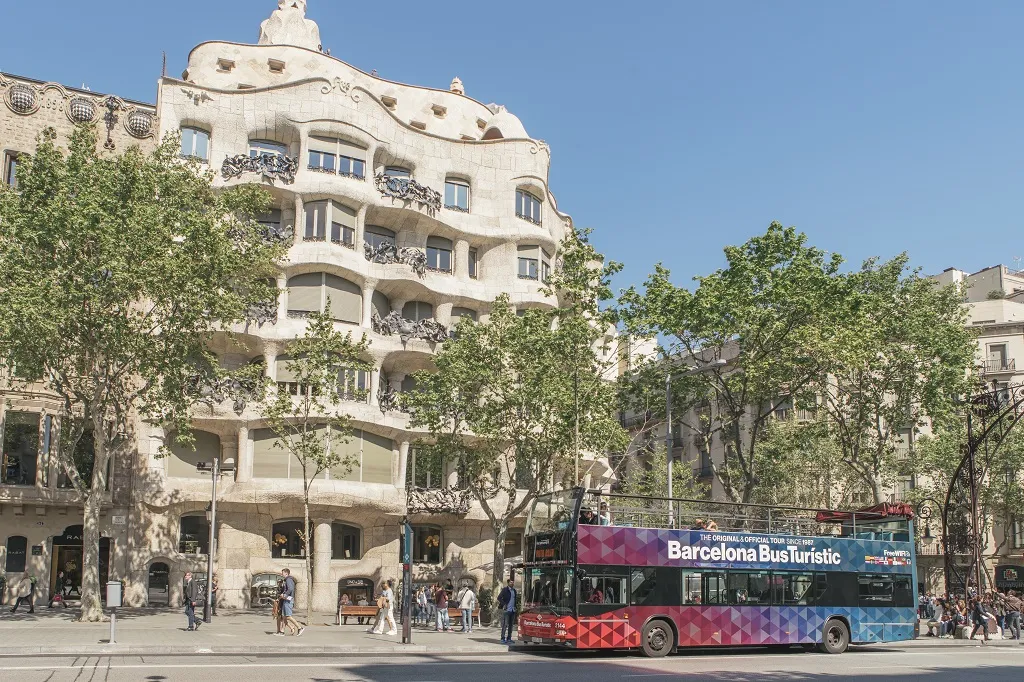 Barcelona Bus Turístic: Hop-on Hop-off Bus Tour