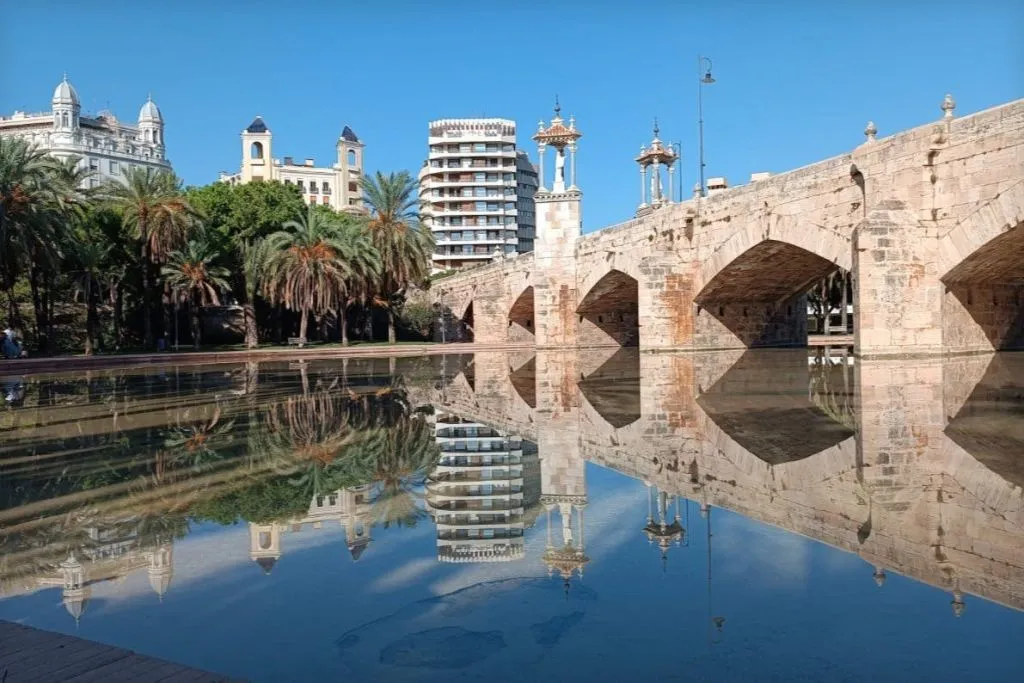 Valencia: Guided Grand City Bike Tour