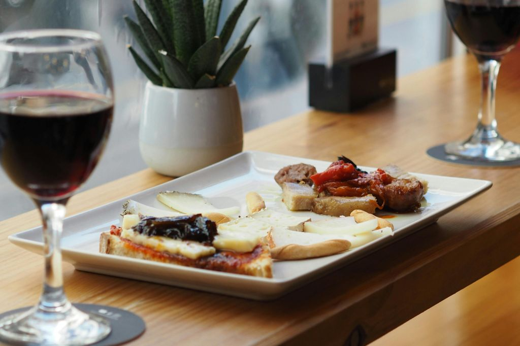 Valencia Morning Food Tour with Central Market Visit