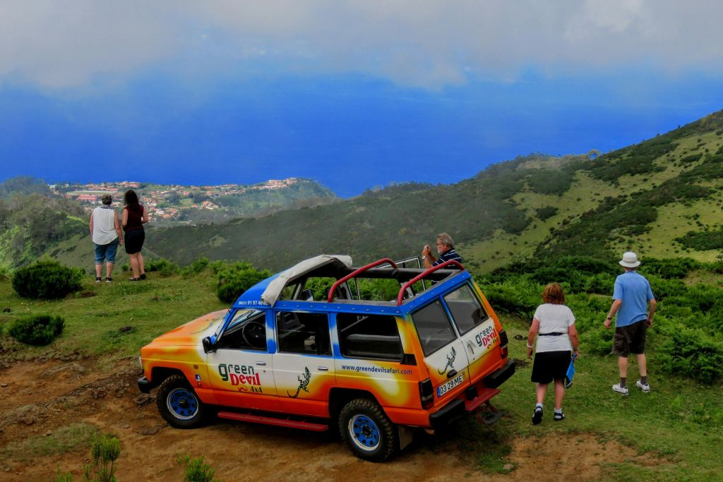 Madeira: Passeio guiado de jipe 4X4 com teto aberto