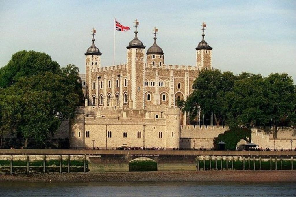 Londres: Passeio a pé guiado por Westminster + cruzeiro pelo rio + entrada na Torre de Londres