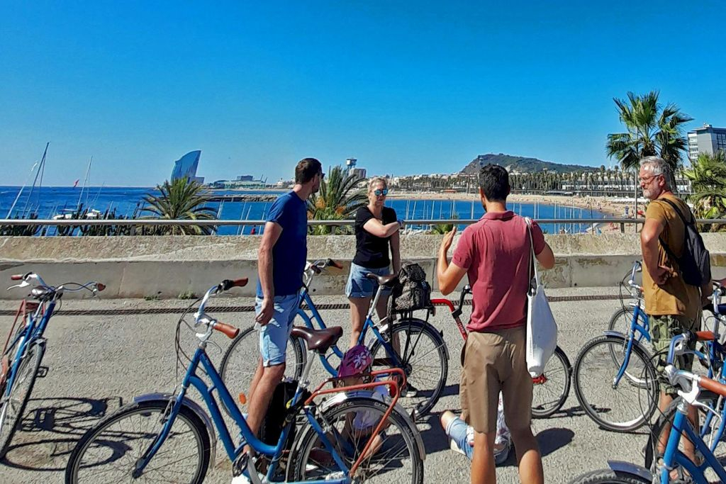 Barcelona: Guided Bike Tour