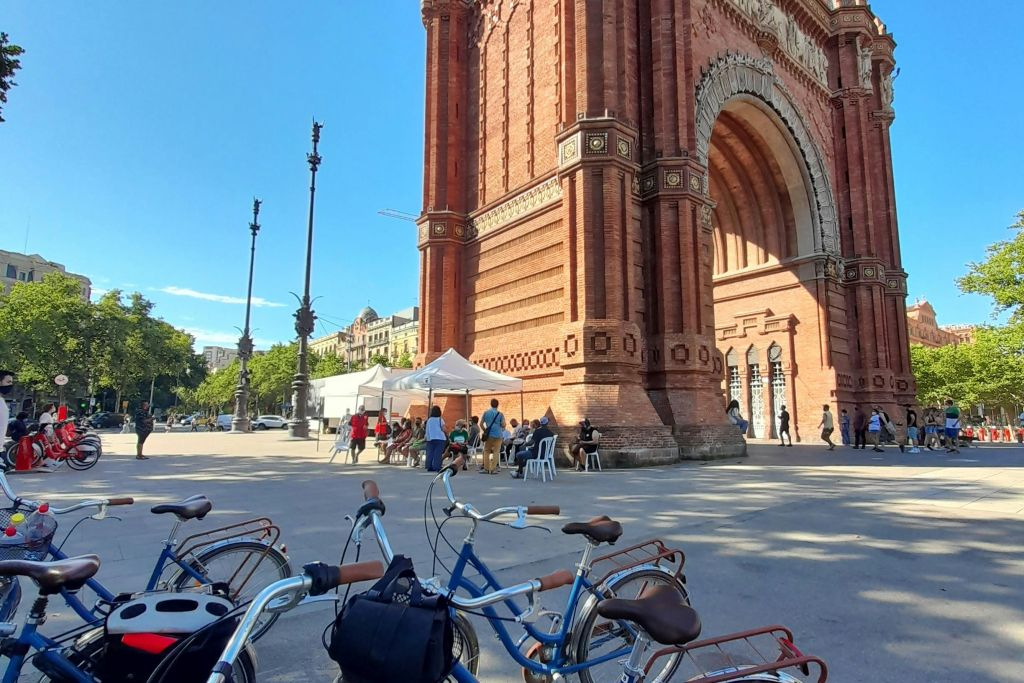 Barcelona: Guided Bike Tour