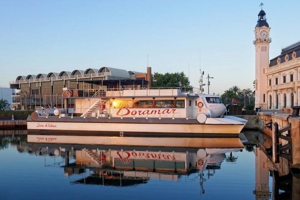 Valencia: Sunset Catamaran Cruise