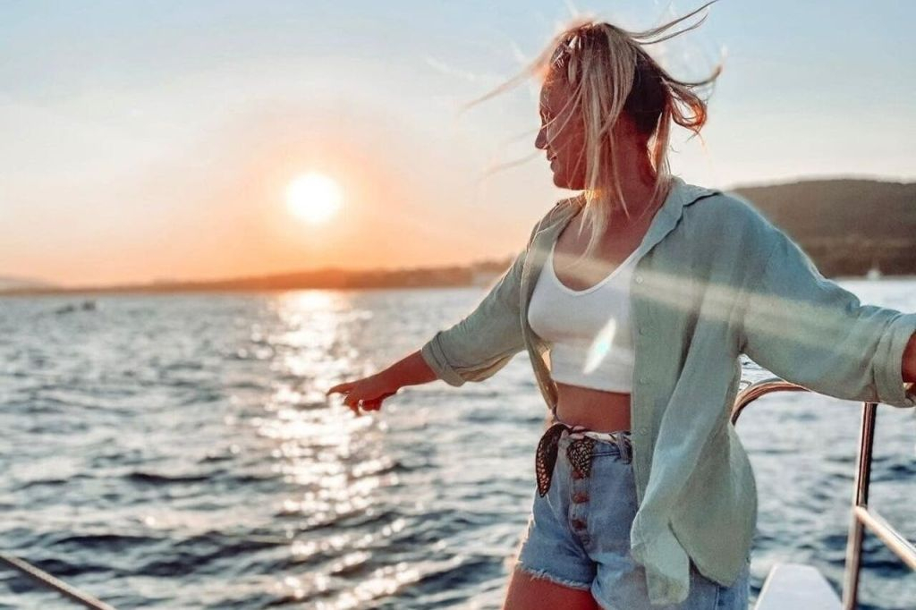 Valencia: Sunset Catamaran Cruise