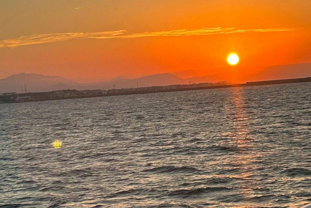 Valencia: Sunset Catamaran Cruise