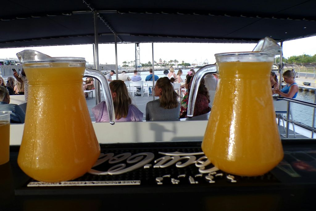 Valencia: Sunset Catamaran Cruise