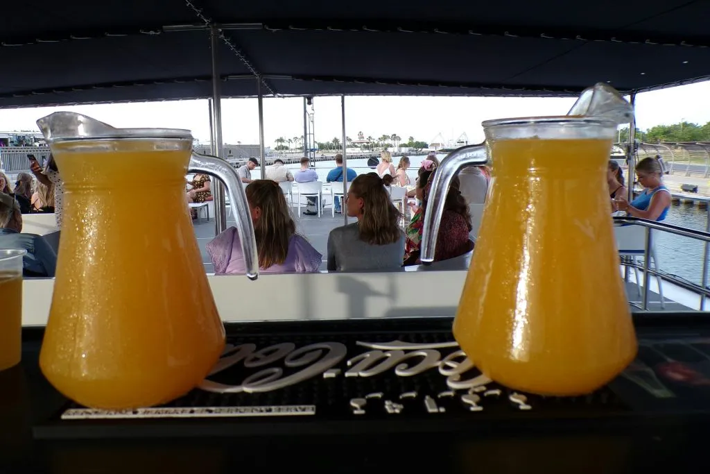 Valencia: Sunset Catamaran Cruise