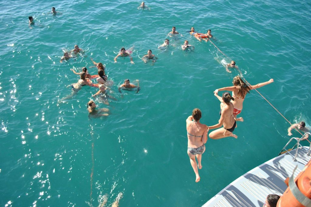 Valencia: Catamaran Cruise + Swim