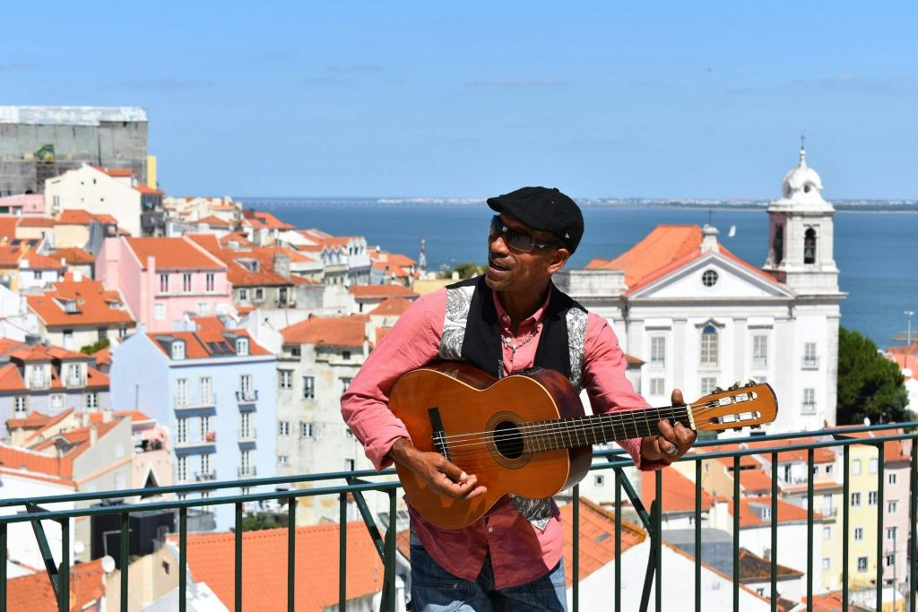 Lisbon: Alfama District Guided Walking Tour