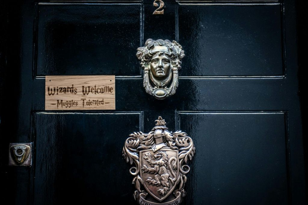 J K Rowling & Wizard: 3-Hr Private Walking Tour