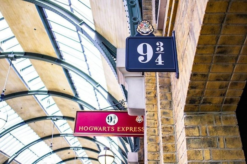 J K Rowling & Wizard: 3-Hr Private Walking Tour