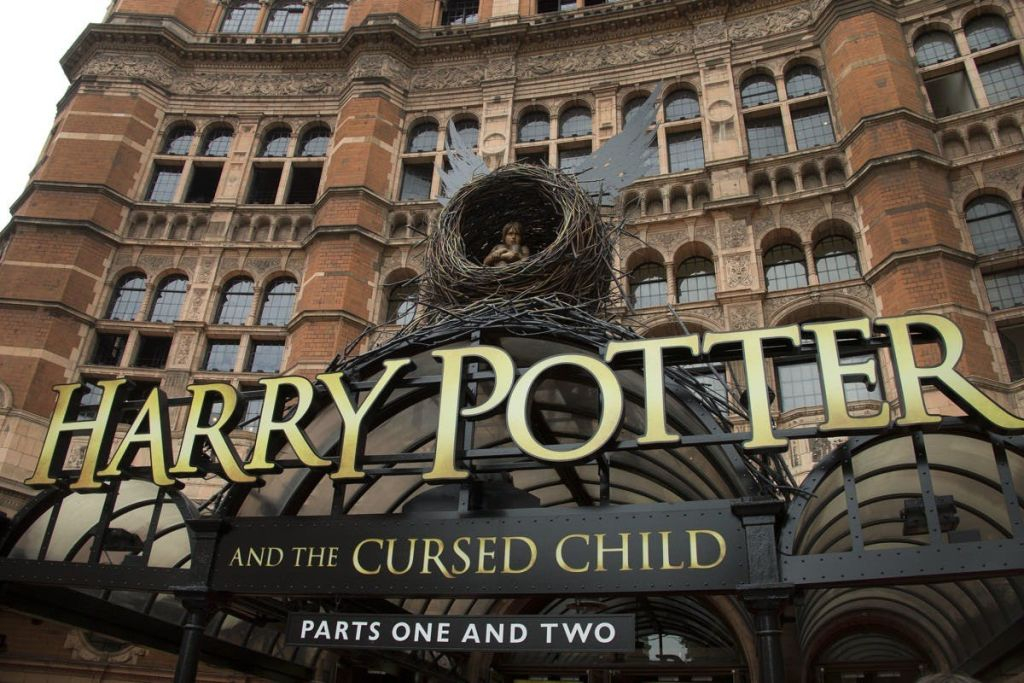 J K Rowling & Wizard: 3-Hr Private Walking Tour