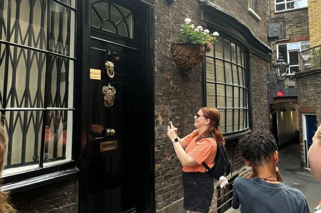 J K Rowling & Wizard: 3-Hr Private Walking Tour