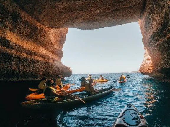 Excursiones en Barco desde Puerto Addaia (Menorca)