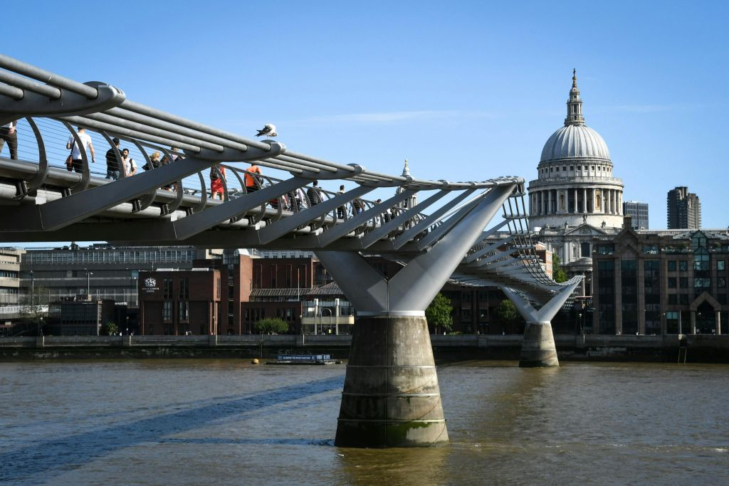 Londres: Visita guiada a pie de Harry Potter + Entrada al Museo de la Prisión de Clink + Crucero
