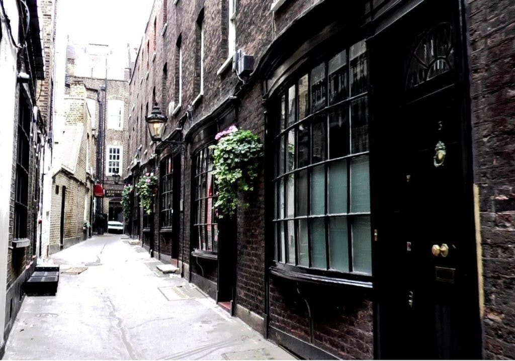 Londres: Visita guiada a pie de Harry Potter + Entrada al Museo de la Prisión de Clink + Crucero