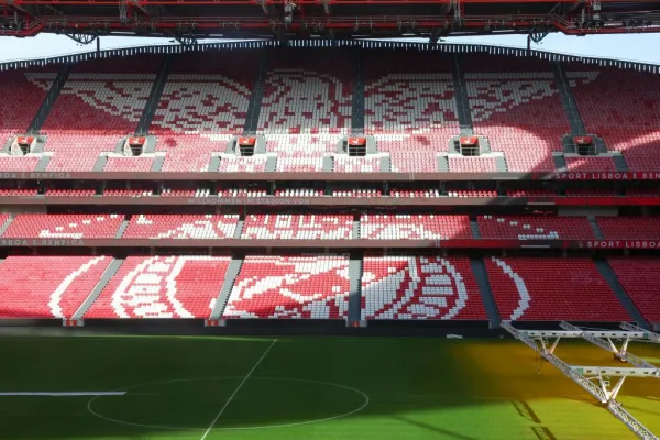 Estádio da Luz: Bilhete de entrada + oferta de cachecol