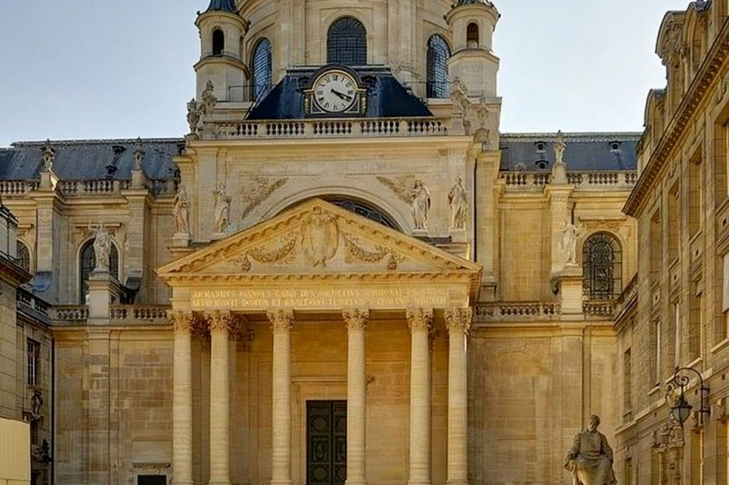 Paris Le Marais: Guided Walking Tour