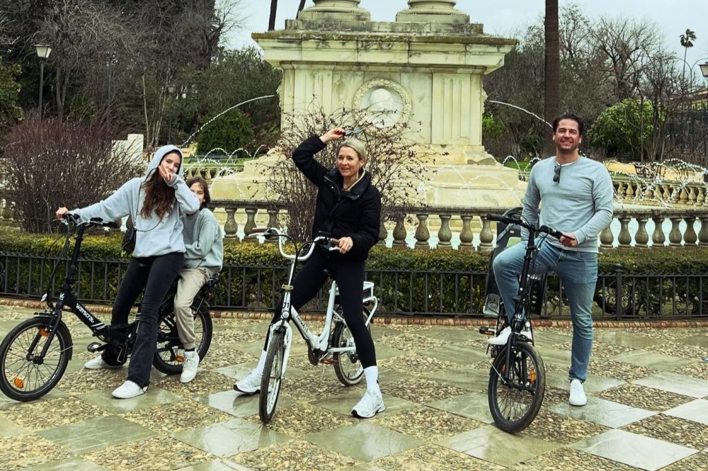Seville: 2-Hour Guided E-Bike Tour