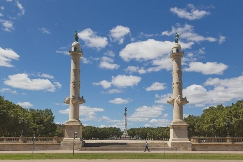 Bordeaux: Small-Group Guided Walking Tour