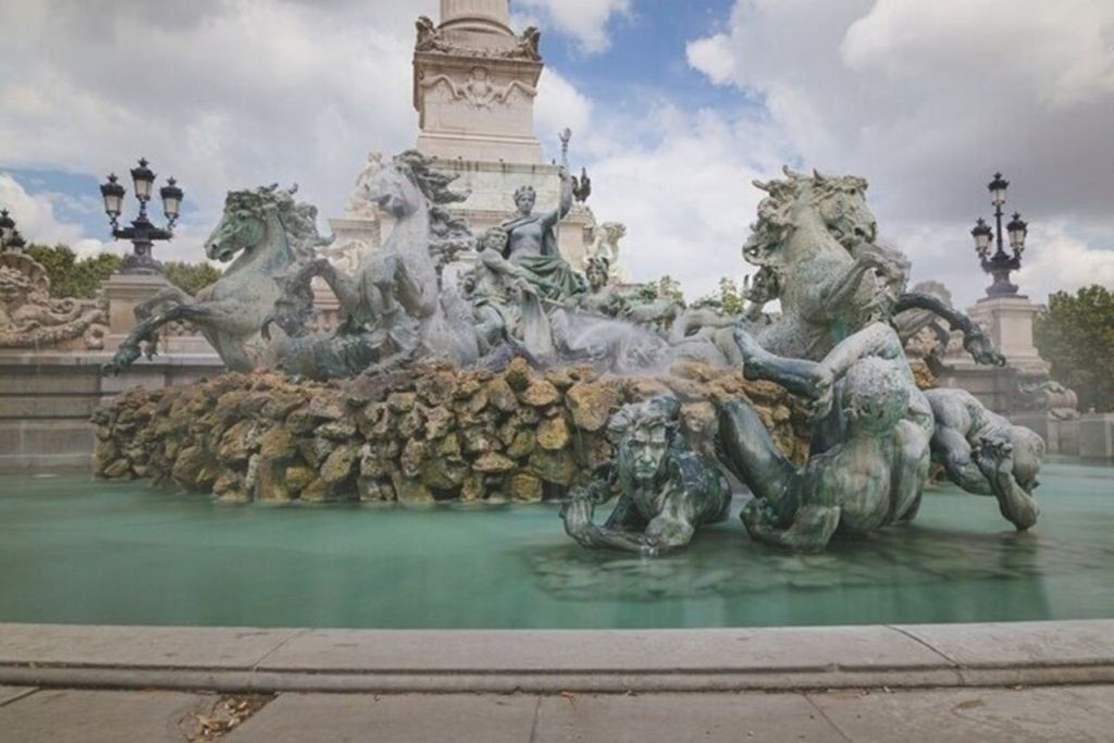 Bordeaux: Small-Group Guided Walking Tour