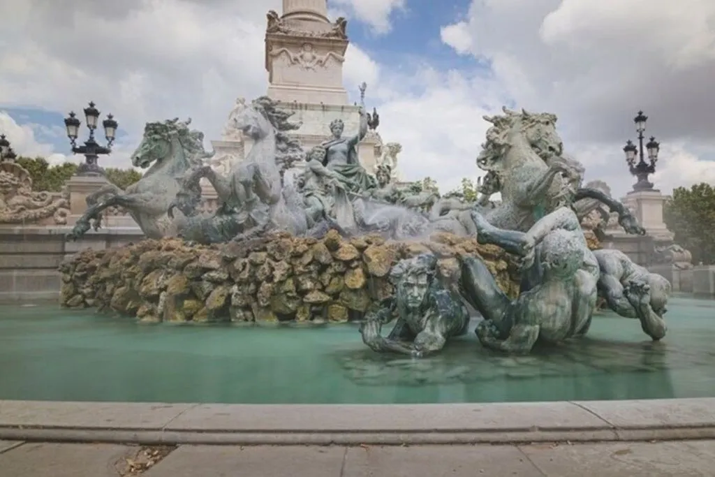Bordeaux: Small-Group Guided Walking Tour