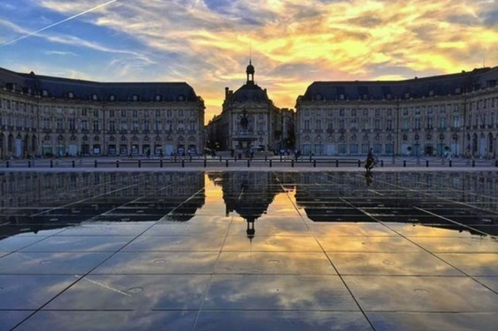 Bordeaux: Small-Group Guided Walking Tour