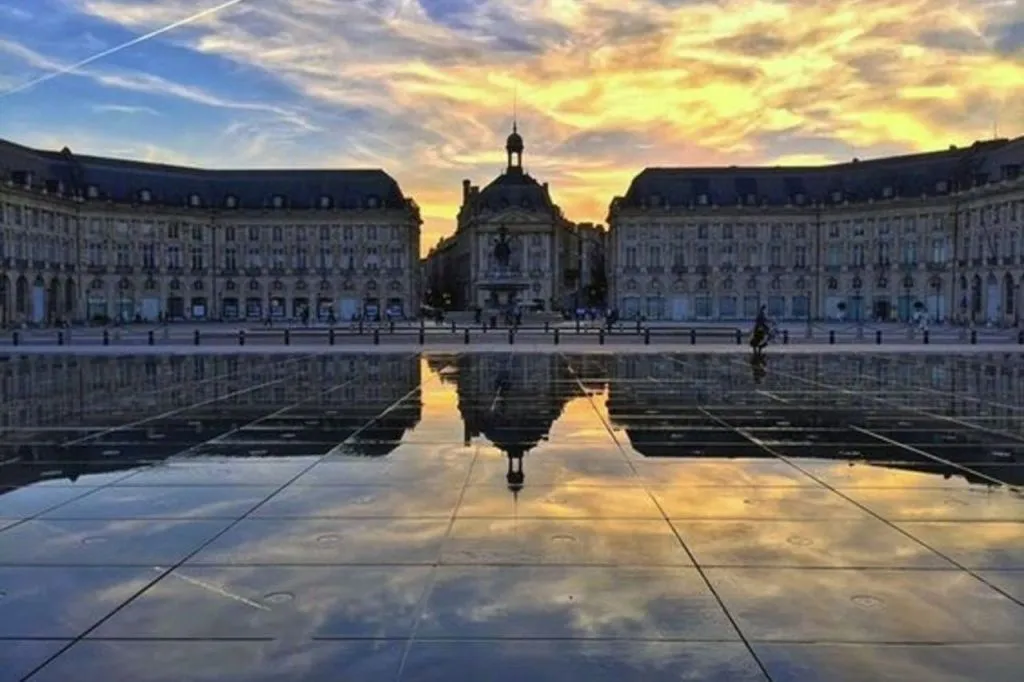Bordeaux: Small-Group Guided Walking Tour