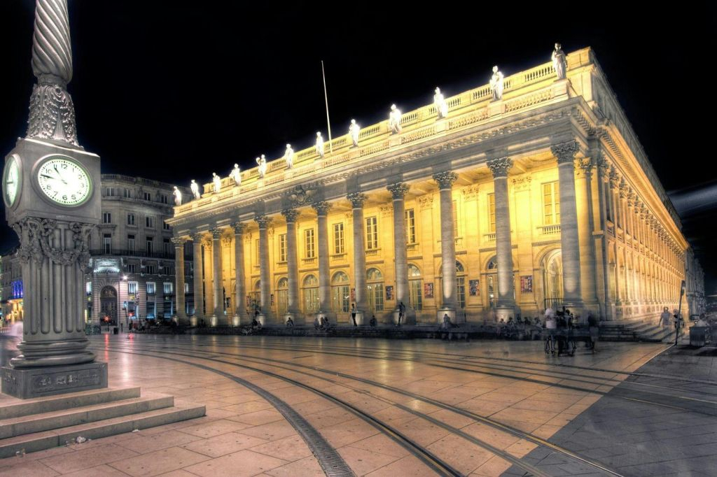 Bordeaux: Self-Guided Audio Tour