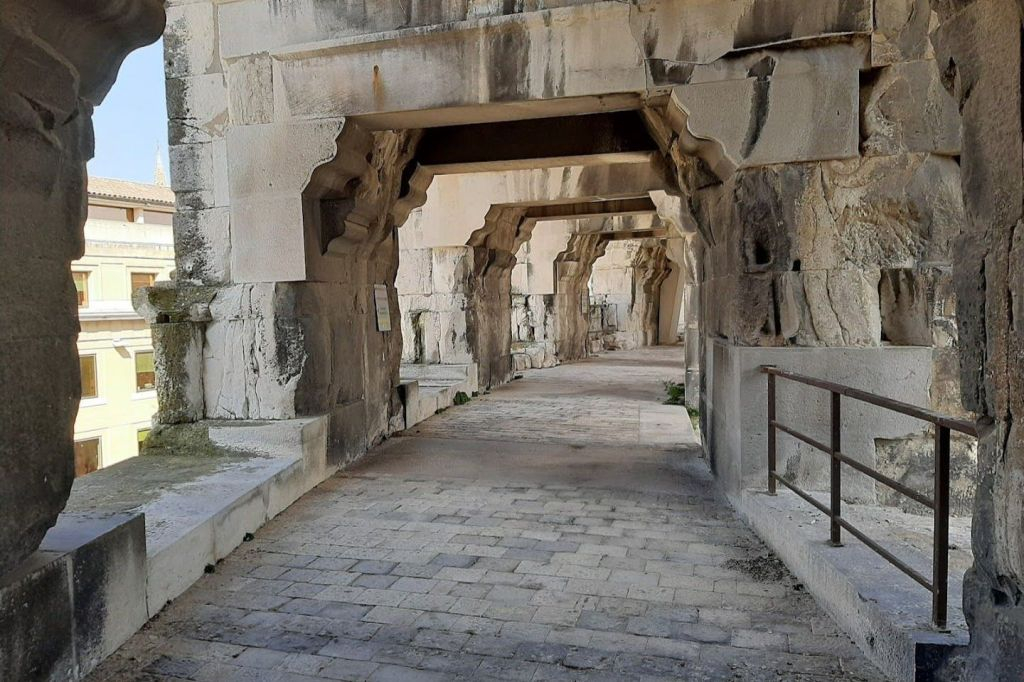 Nîmes : Visite guidée audio