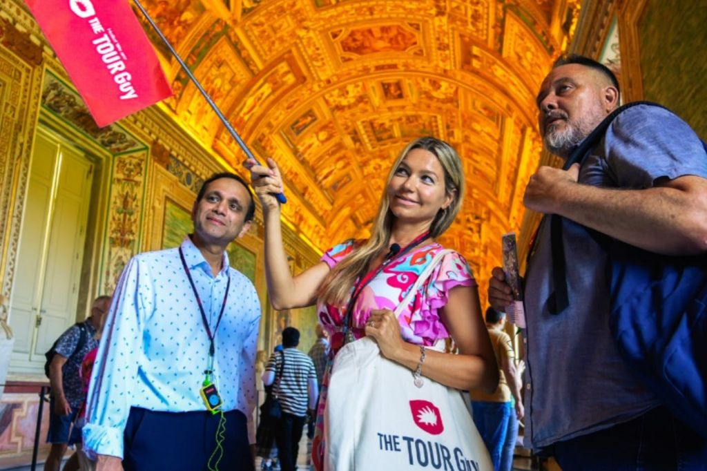Vatican Museums & Sistine Chapel: Guided Evening Tour