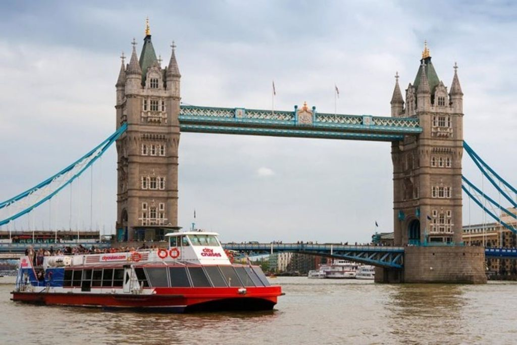 Londra: Tour guidato a piedi + crociera sul fiume