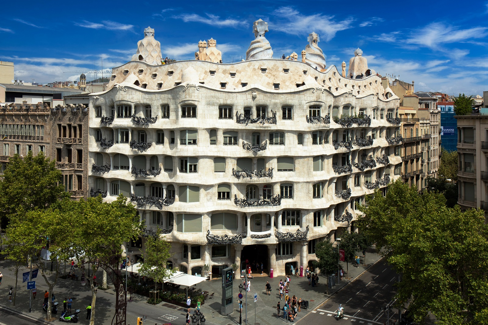 Visita Guiada Casa Milà con "Acceso Rápido"