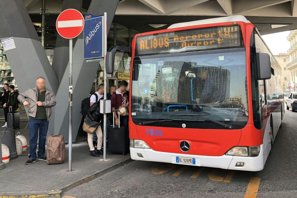 Naples: Bus Transfer To/From Naples Airport and Naples Maritime Station