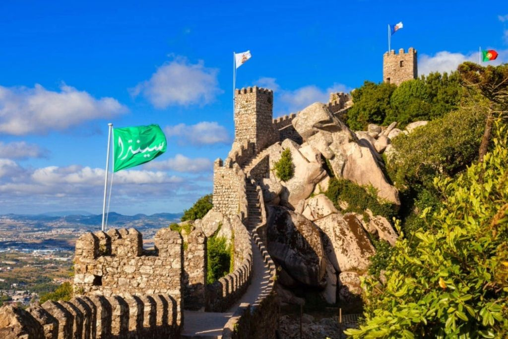 Sintra: Hop-on Hop-off Bus to Castles & Palaces