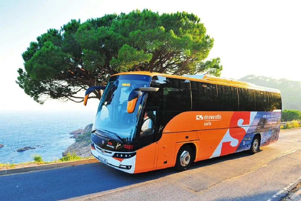 Lloret de Mar: Bus Transfer To/From Barcelona