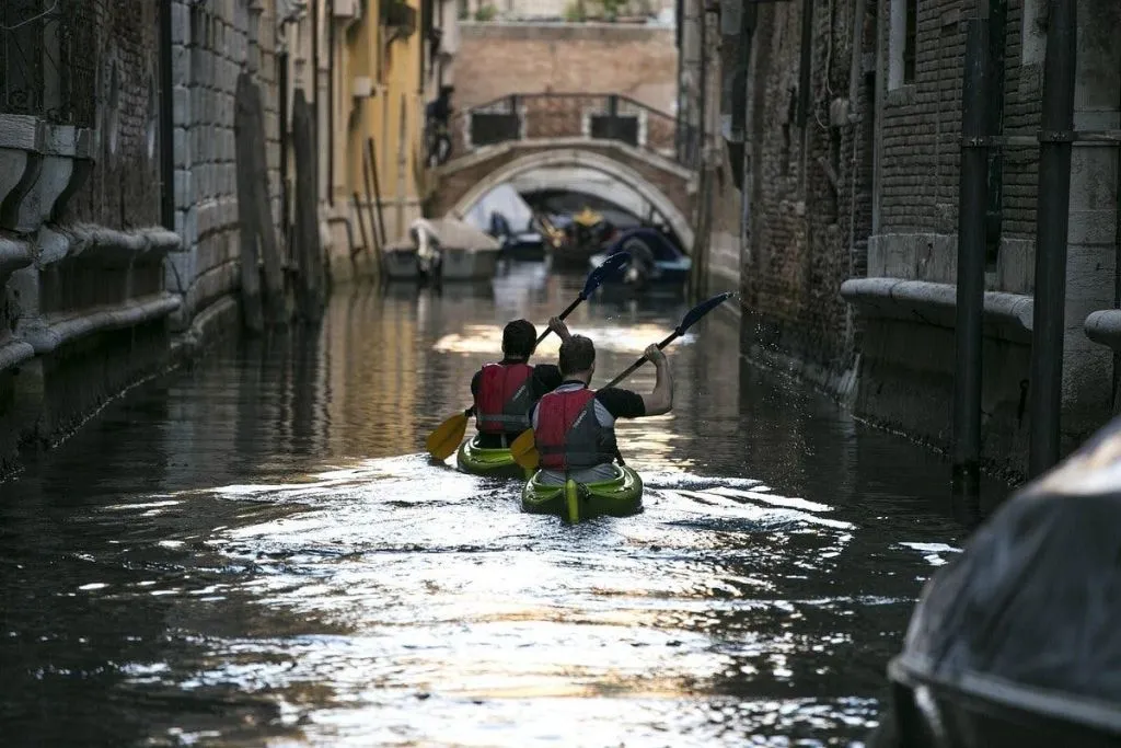 Venice: Guided Sunset Kayak Tour