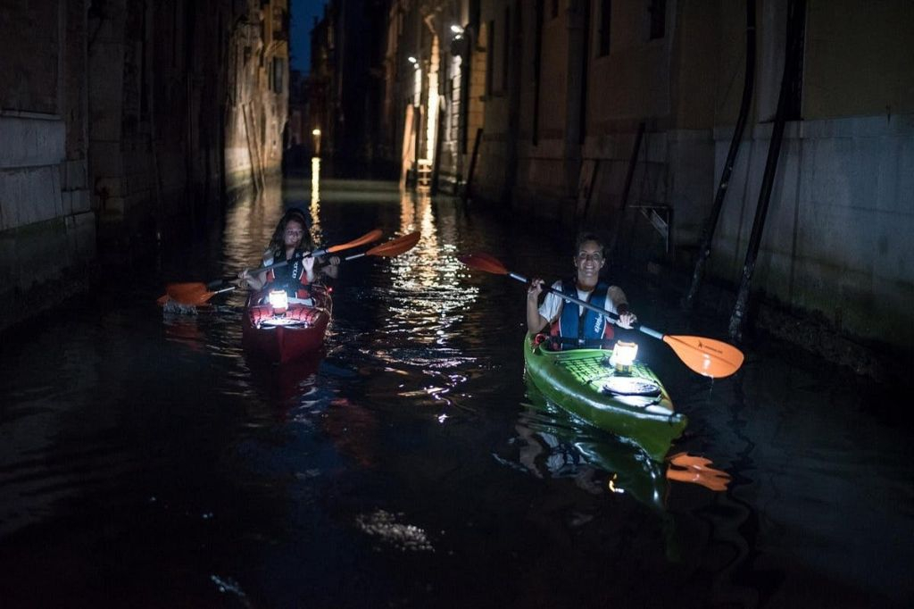 Venice: Guided Sunset Kayak Tour