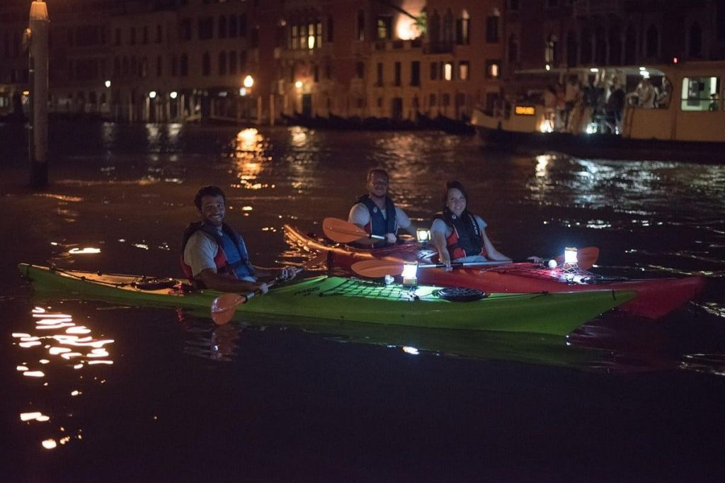 Venice: Guided Sunset Kayak Tour