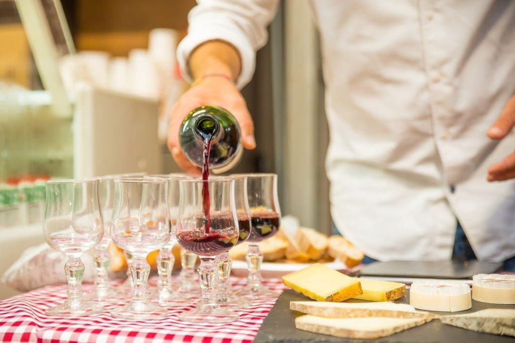 Montmartre: French Bistrologie & Wine Tour