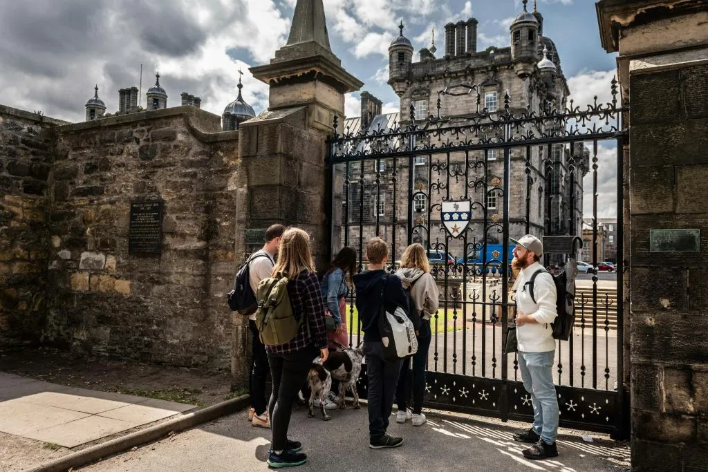 Edinburgh: Harry Potter Sights Tour + Edinburgh Dungeon Entry