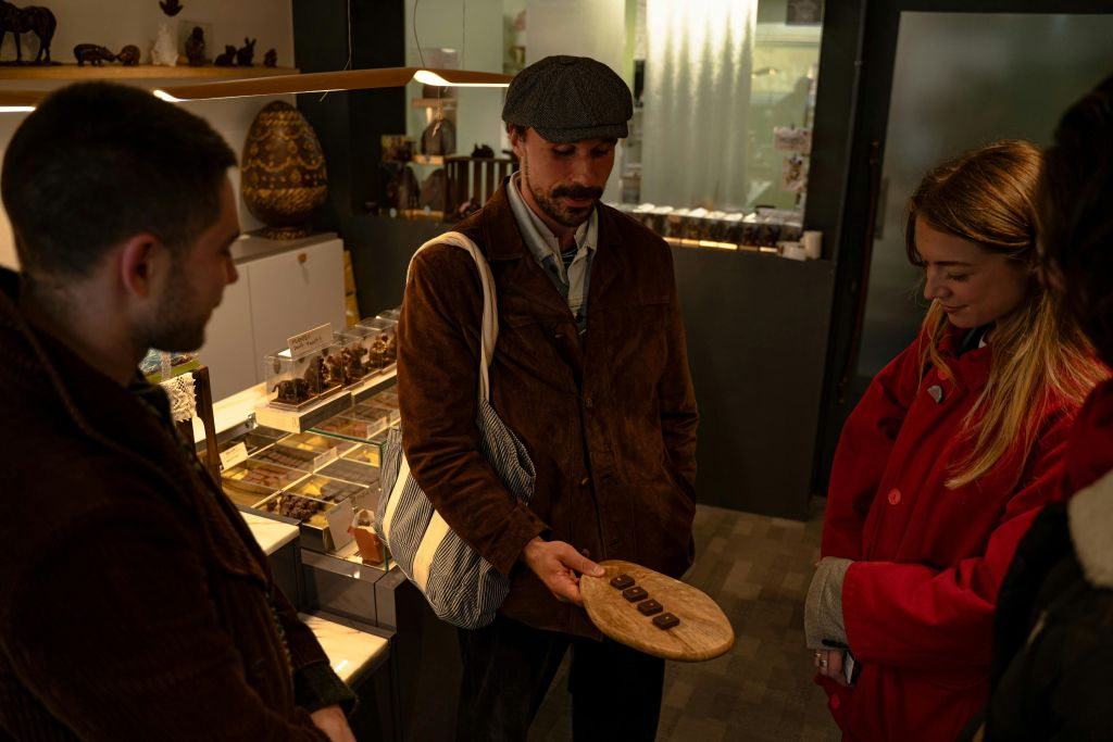 Montmartre Paris: Pastries & Tragedies Guided Walking Tour