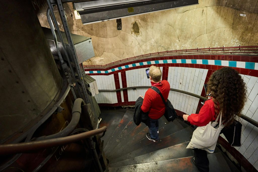 Holborn London: Guided Hidden Tube Station Tour