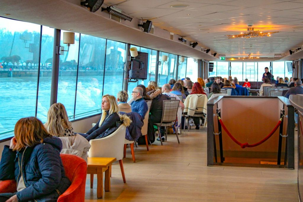 Bordeaux: Guided River Cruise + Drinks