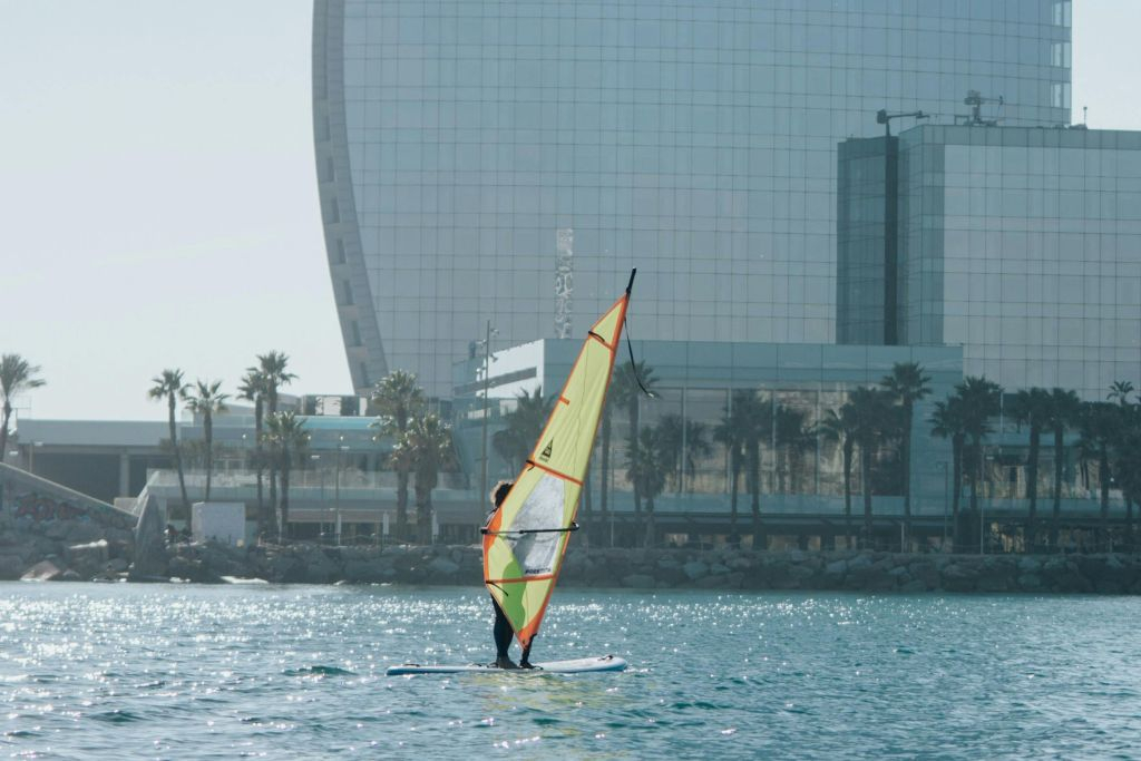 Barcelona: Guided Windsurfing Class